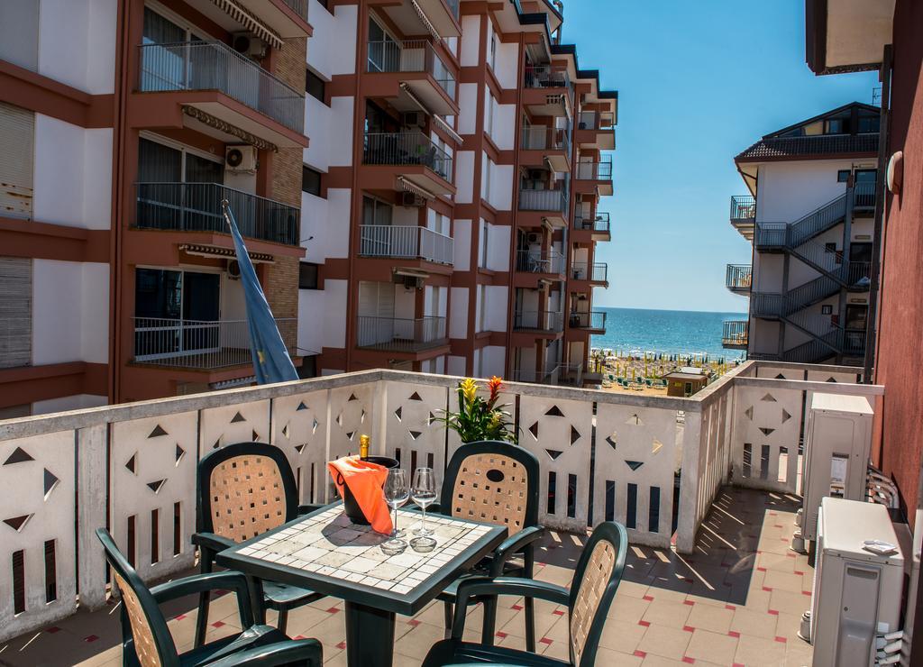 Hotel Malibran Lido di Jesolo Eksteriør billede